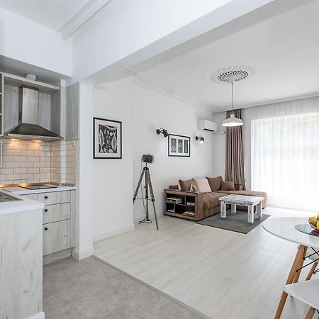 Jazz & Wine - Luxury Apartment By The Sea & Parking & Hbo & Netflix Varna Exteriör bild