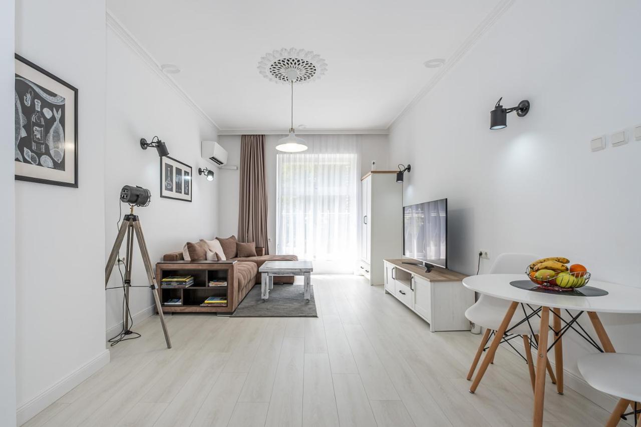 Jazz & Wine - Luxury Apartment By The Sea & Parking & Hbo & Netflix Varna Exteriör bild