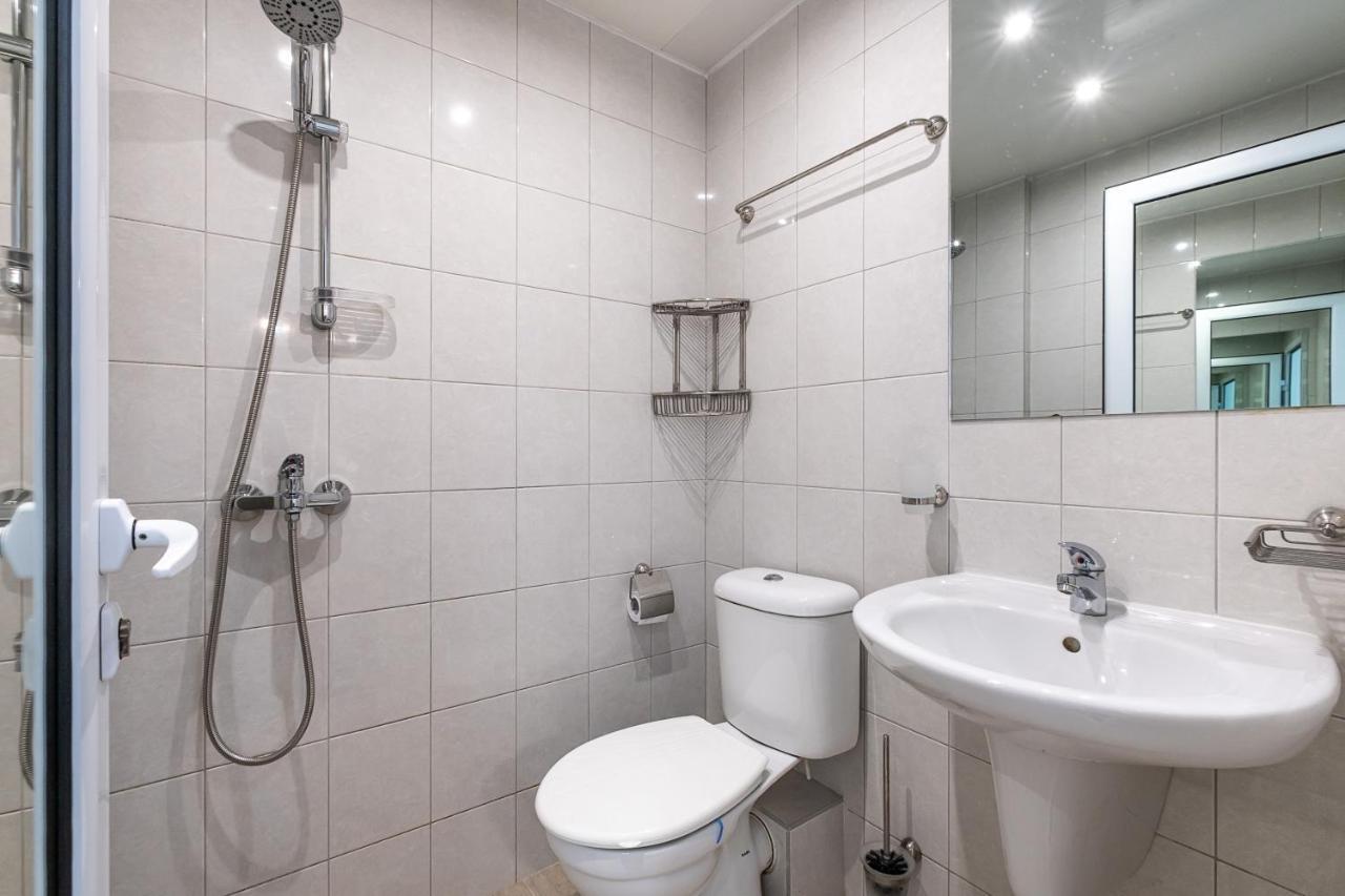 Jazz & Wine - Luxury Apartment By The Sea & Parking & Hbo & Netflix Varna Exteriör bild
