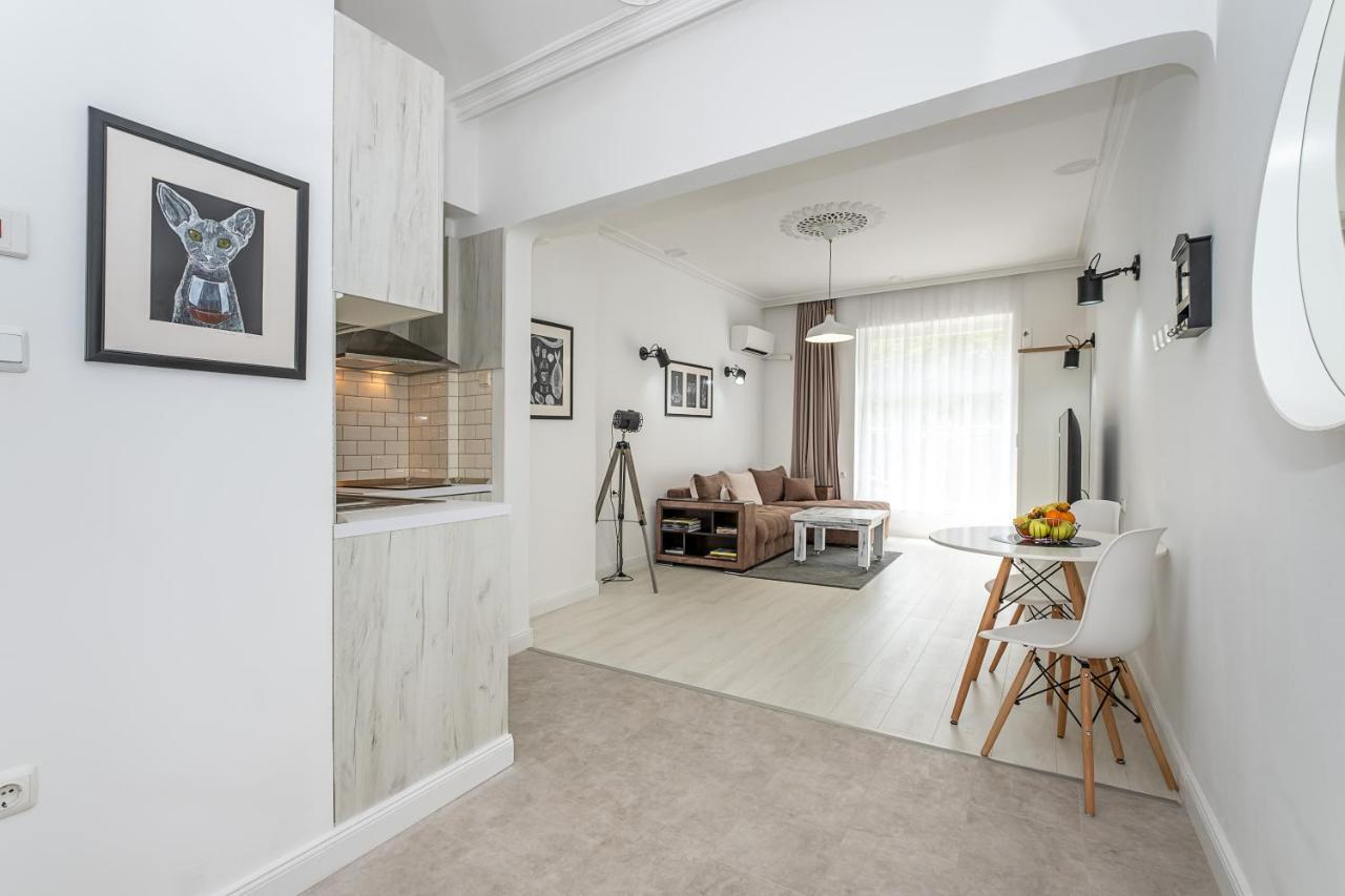 Jazz & Wine - Luxury Apartment By The Sea & Parking & Hbo & Netflix Varna Exteriör bild